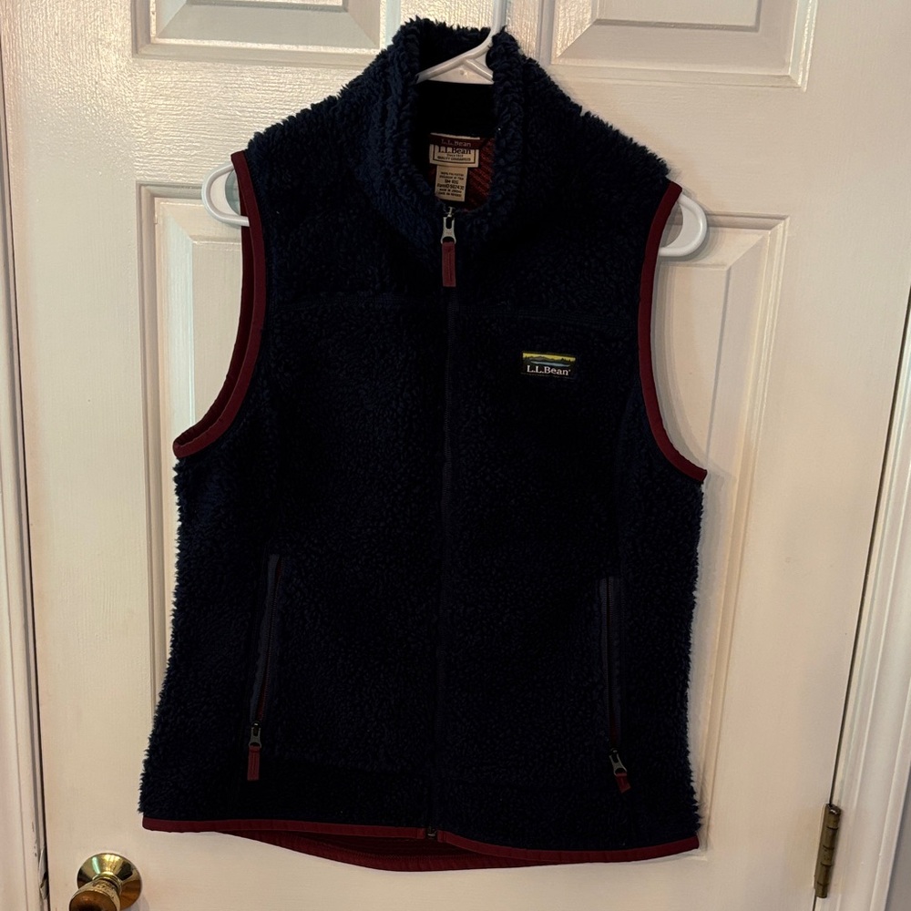 L.L. Bean Navy Sherpa Fleece Vest with Burgundy Trim women’s size small